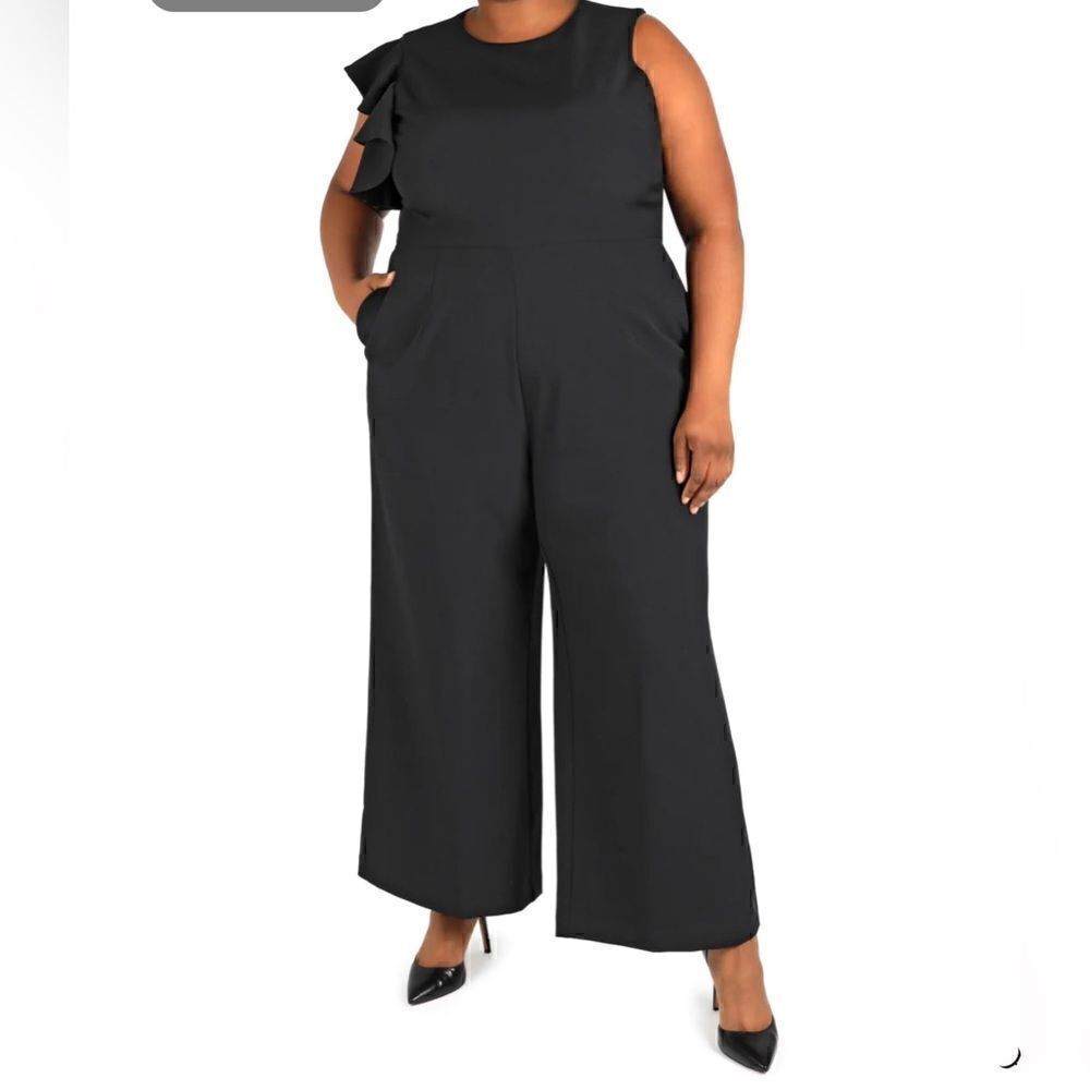 JULIA JORDAN
One Shoulder Ruffle Jumpsuit
